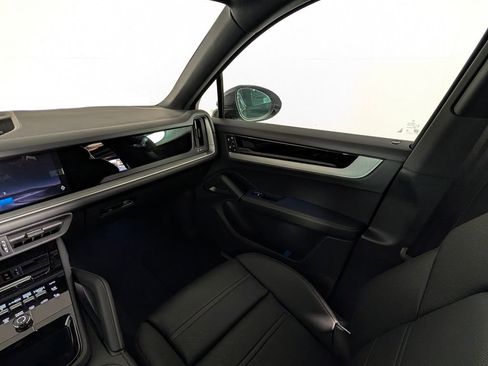 New 2026 Porsche Cayenne S image 23
