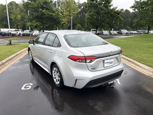 Used 2023 Toyota Corolla LE FWD image 8