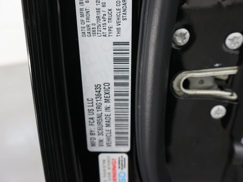 Used 2024 RAM 2500 Laramie AWD/4WD image 67