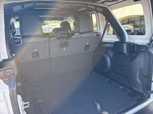 New 2026 Jeep Wrangler Unlimited Rubicon w/ Technology Group image 10