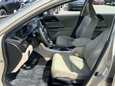 Used 2016 Honda Accord LX image 18