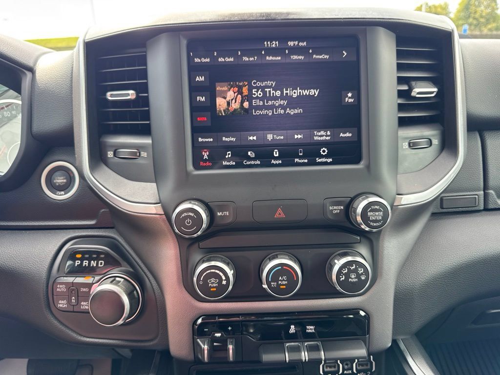 Used 2019 RAM 1500 Big Horn AWD/4WD image 3