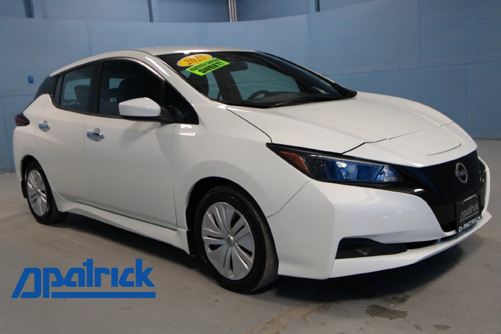 Used 2025 Nissan Leaf S FWD image 1