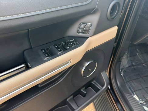 Used 2024 Ford Expedition Max Limited image 19