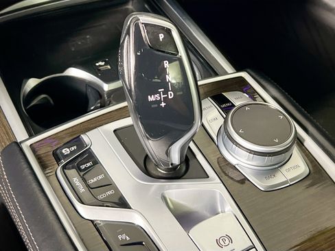 Used 2022 BMW 740i xDrive w/ Premium Package AWD/4WD image 24