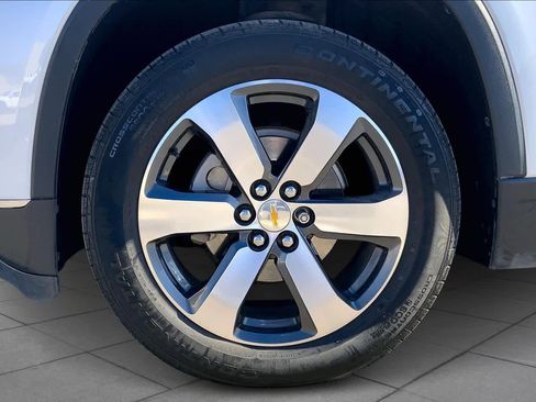 Used 2020 Chevrolet Traverse LT w/ LT Premium Package image 11