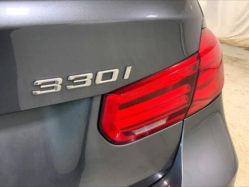Used 2018 BMW 330i xDrive 330i xDrive image 9