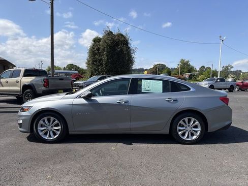Used 2024 Chevrolet Malibu LT FWD image 2