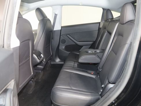 Used 2025 Tesla Model Y Long Range image 52