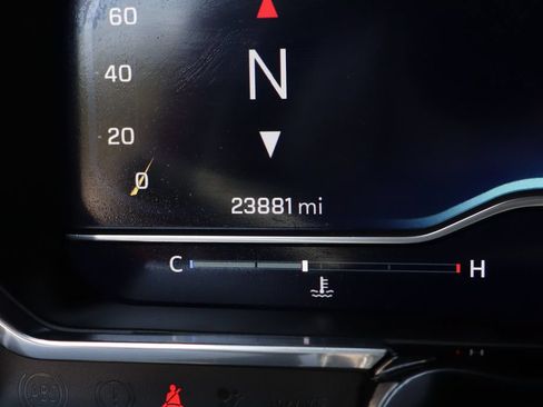 Used 2025 Chevrolet Silverado 1500 LT RWD image 22