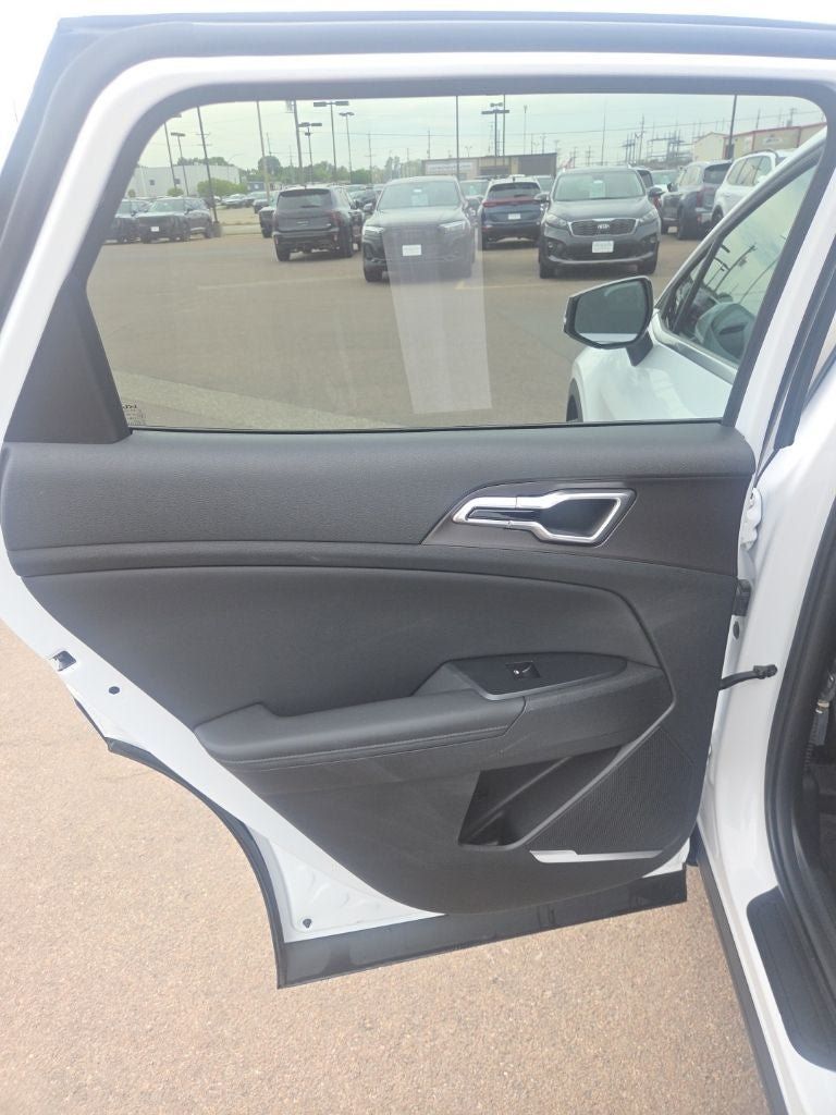 Used 2026 Kia Sportage EX FWD image 22