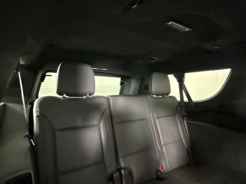 Used 2024 Chevrolet Suburban Z71 w/ Luxury Package image 36