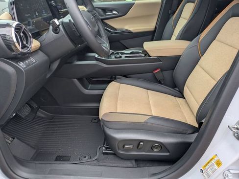 New 2026 Chevrolet Equinox ACTIV w/ Convenience Package III AWD/4WD image 10