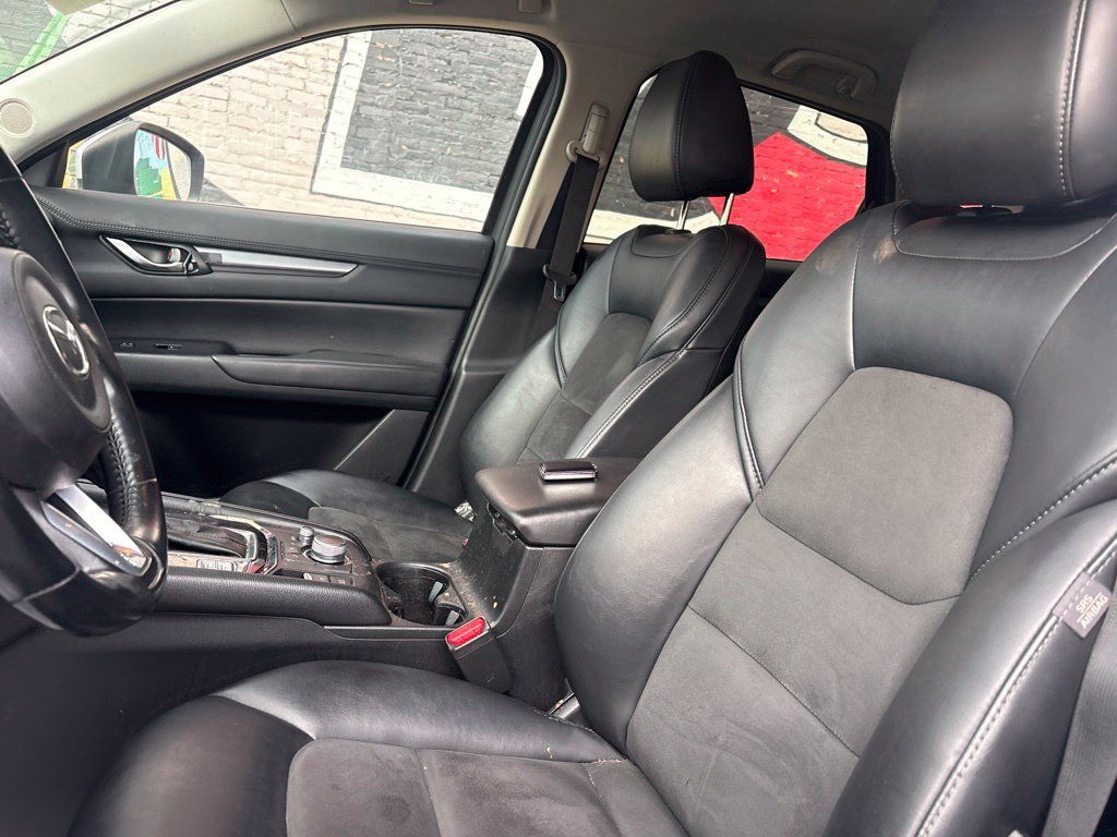 Used 2021 MAZDA CX-5 Touring FWD image 8