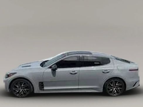 Used 2022 Kia Stinger GT-Line w/ Sun & Sound Package RWD image 4