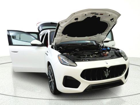 Used 2023 Maserati Grecale Modena AWD/4WD image 9