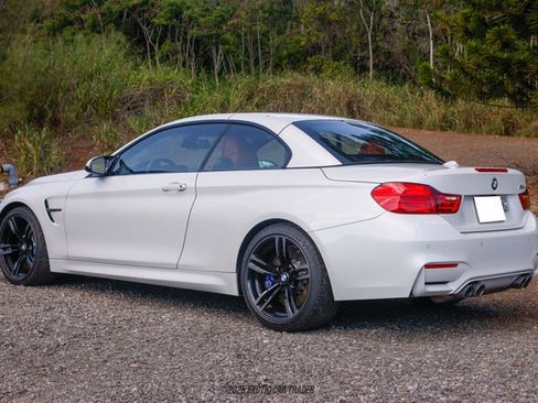Used 2015 BMW M4 Convertible image 24