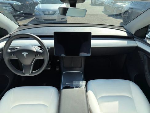 Used 2023 Tesla Model Y Long Range AWD/4WD image 28