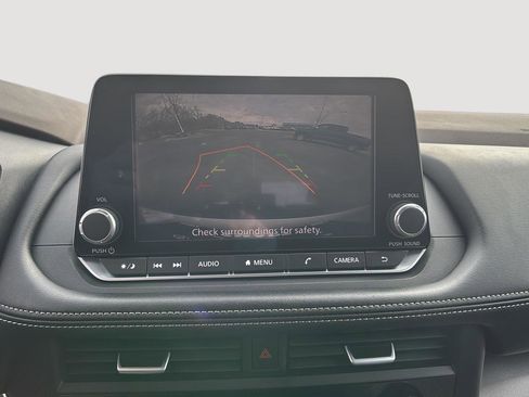 Used 2023 Nissan Rogue SV image 33