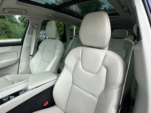 Used 2023 Volvo XC60 B5 Core w/ Protection Package Premier FWD image 13