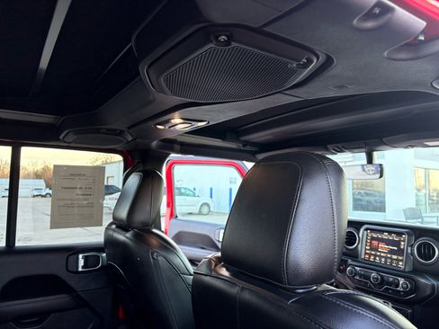 Used 2023 Jeep Wrangler Sahara image 50