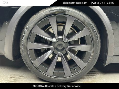 Used 2022 Tesla Model X image 32