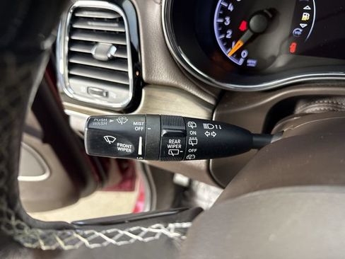 Used 2019 Jeep Grand Cherokee Overland AWD/4WD image 15