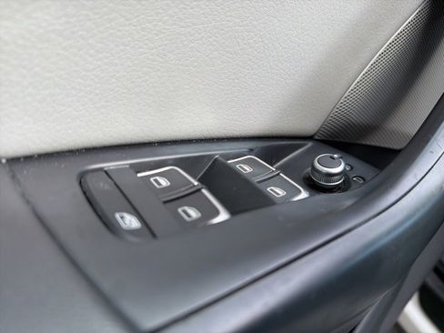 Used 2017 Audi Q3 2.0T Premium image 12