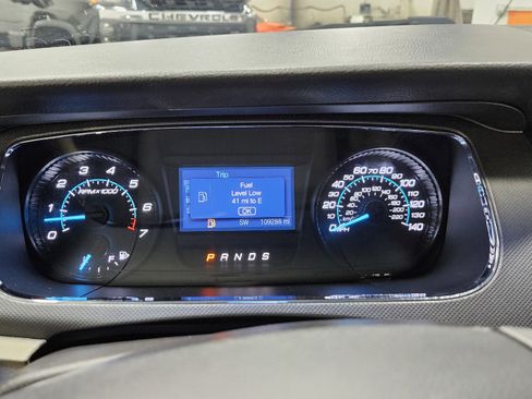 Used 2016 Ford Taurus SE image 23