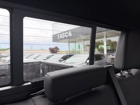 New 2026 GMC Sierra 2500 AT4 w/ AT4 Premium Plus Package AWD/4WD image 40