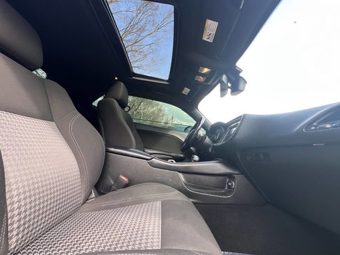 Used 2021 Dodge Challenger SXT w/ Driver Convenience Group image 13