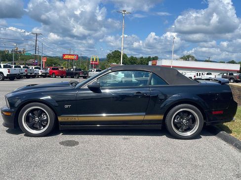 Used 2006 Ford Mustang GT Premium RWD image 4