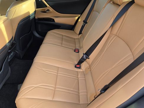 Used 2022 Lexus ES 300h Ultra Luxury image 83