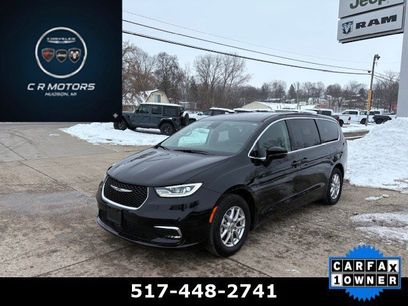 Used 2024 Chrysler Pacifica Touring-L