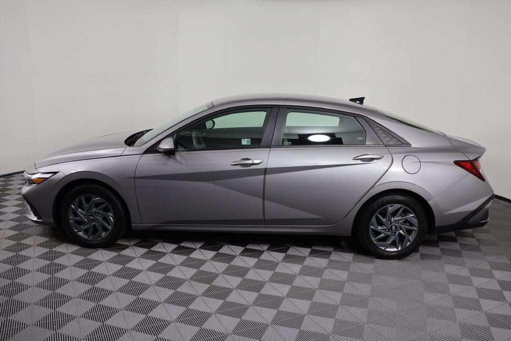 Certified 2024 Hyundai Elantra SEL FWD image 5