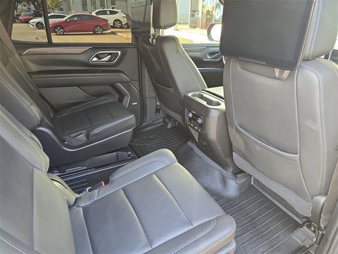 Used 2021 Chevrolet Tahoe Z71 w/ Rear Media and Nav Package image 11