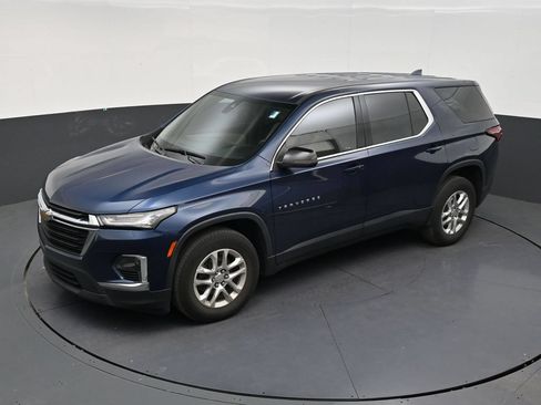 Used 2023 Chevrolet Traverse LS FWD image 11