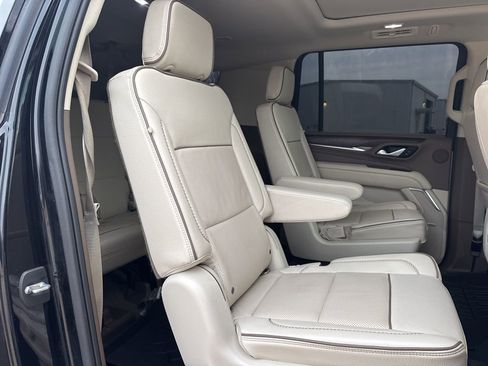 Used 2022 GMC Yukon XL Denali image 49
