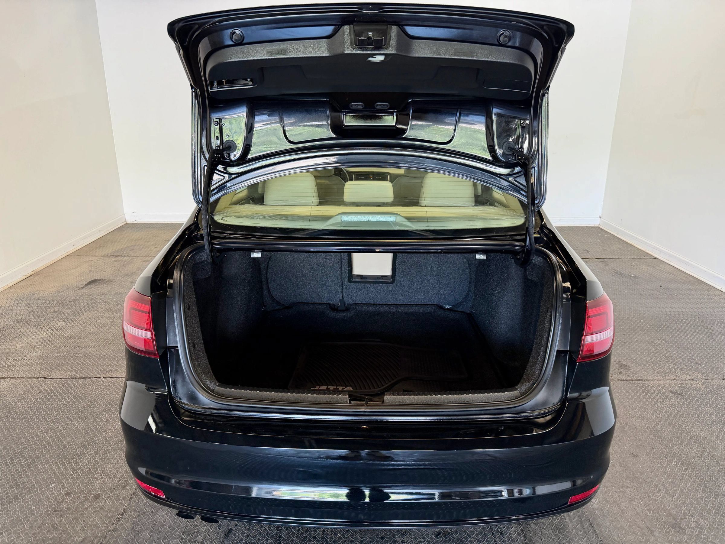 Used 2018 Volkswagen Jetta SE FWD image 37
