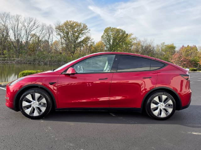 Used 2024 Tesla Model Y Long Range AWD/4WD image 12