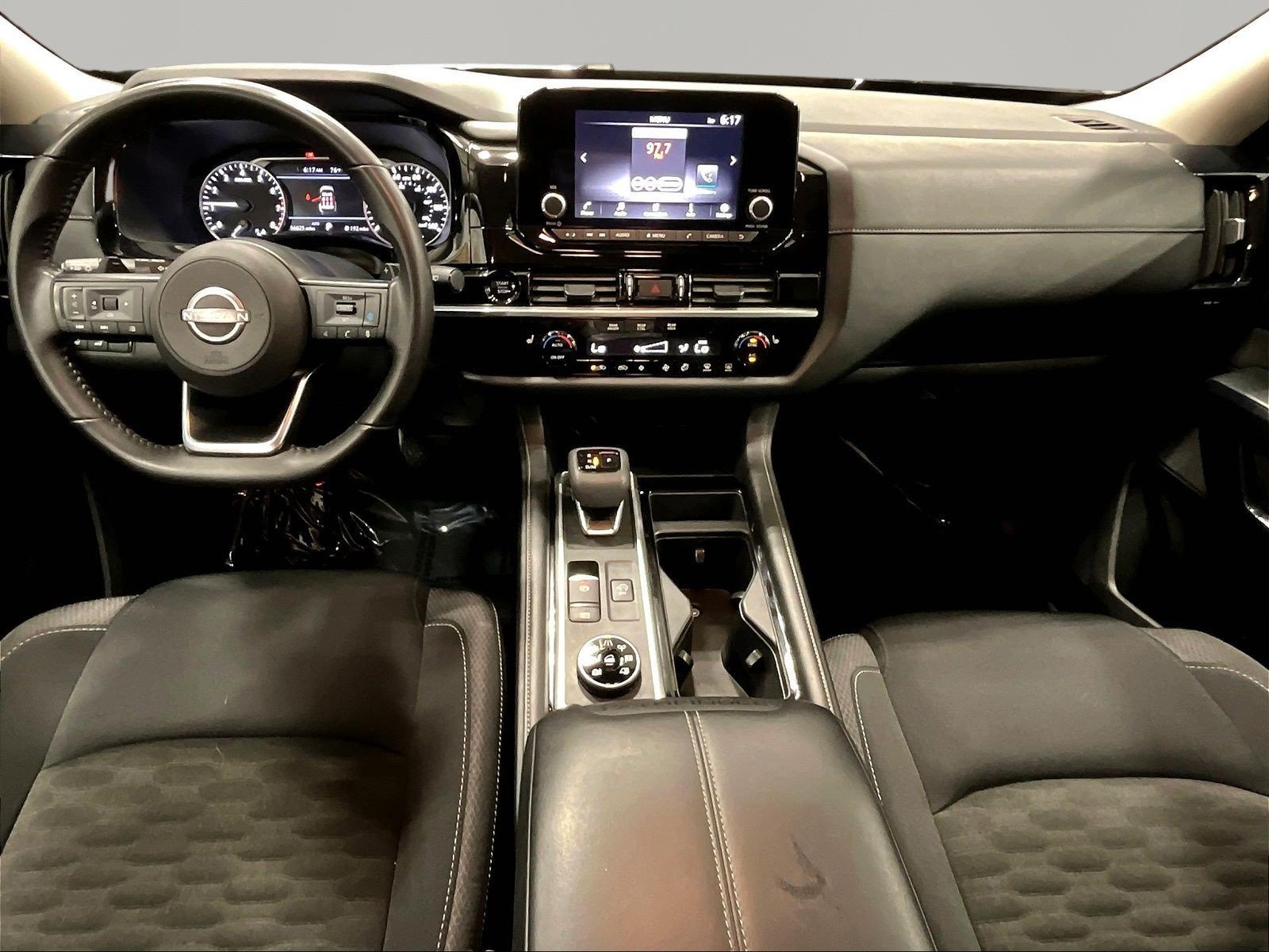 Used 2025 Nissan Pathfinder SV AWD/4WD image 7
