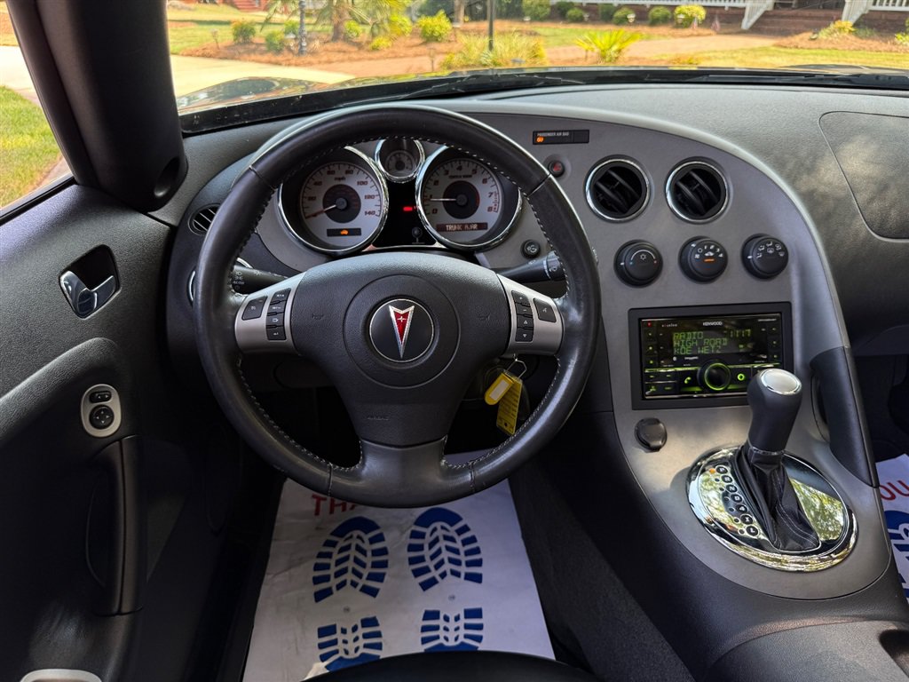 Used 2007 Pontiac Solstice Convertible w/ Premium Package RWD image 36
