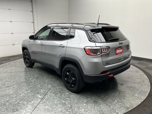 Used 2023 Jeep Compass Trailhawk AWD/4WD image 2