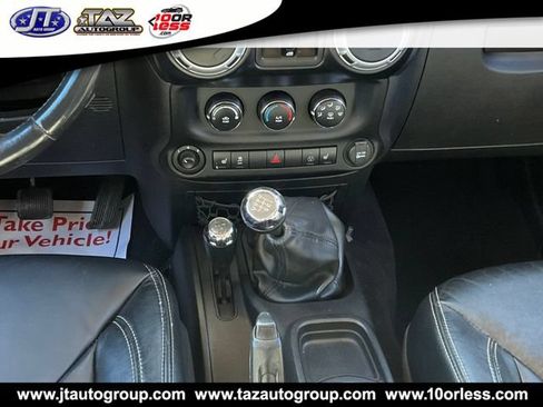 Used 2013 Jeep Wrangler Unlimited Sahara w/ Dual Top Group AWD/4WD image 15