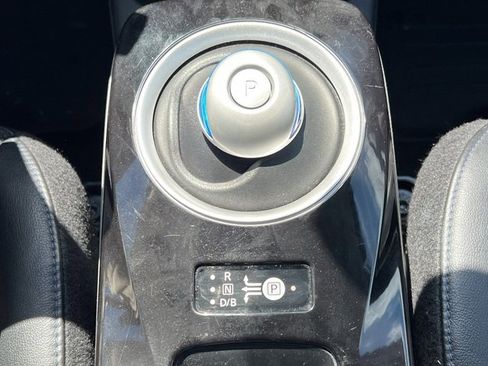 Used 2015 Nissan Leaf SL w/ Premium Package image 16