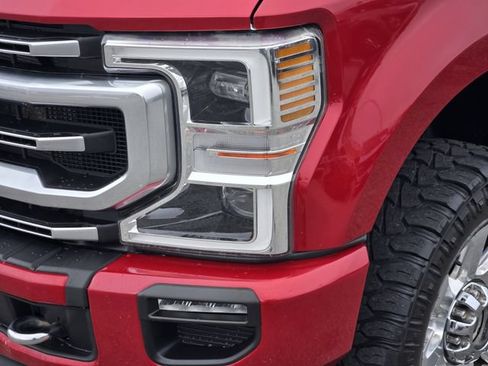 Certified 2022 Ford F250 Platinum w/ FX4 Off-Road Package AWD/4WD image 8