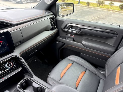 Used 2024 GMC Sierra 1500 AT4 w/ Technology Package image 15