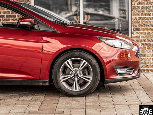 Used 2017 Ford Focus SE FWD image 10
