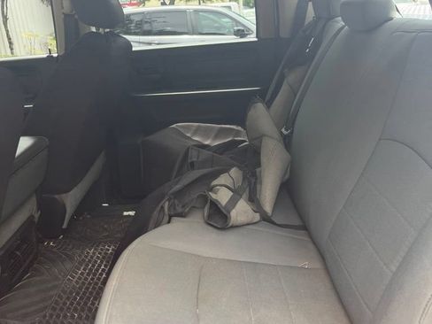 Used 2014 RAM 2500 Tradesman w/ Chrome Appearance Group AWD/4WD image 9