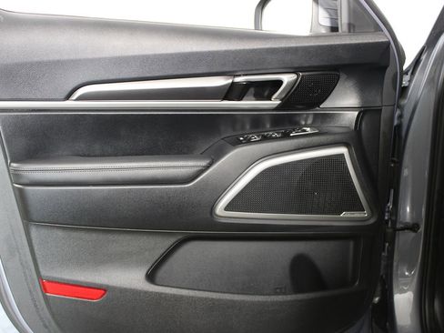 Used 2023 Kia Telluride S image 39